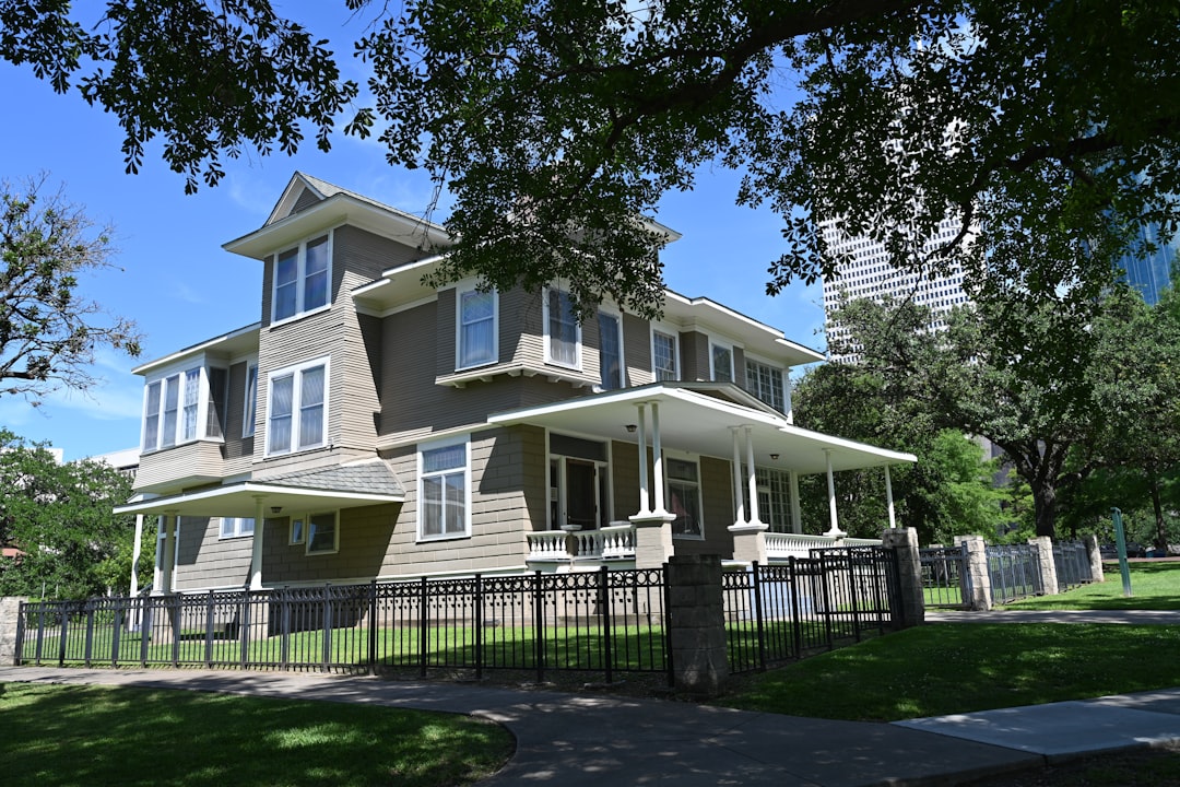 Montrose Estate